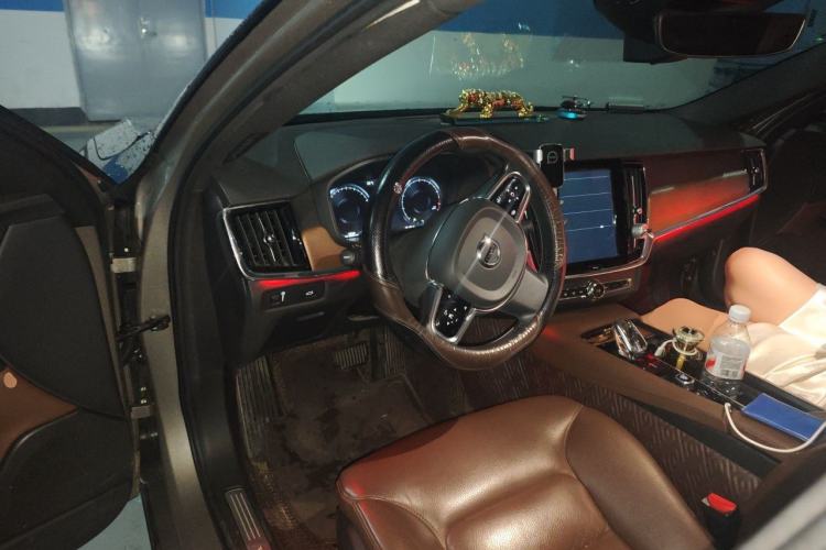 Used Volvo S90 2021 B5 Zhiyi Luxury Edition Center Console