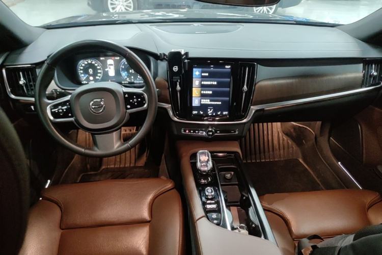 Used Volvo S90 2021 B5 Zhiyuan Luxury Edition Center Console