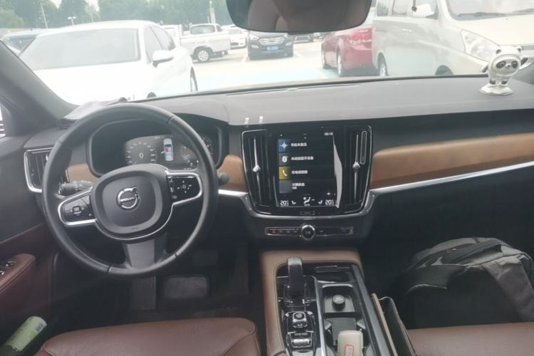 Used Volvo S90 2021 B5 Zhiyi Luxury Edition Center Console