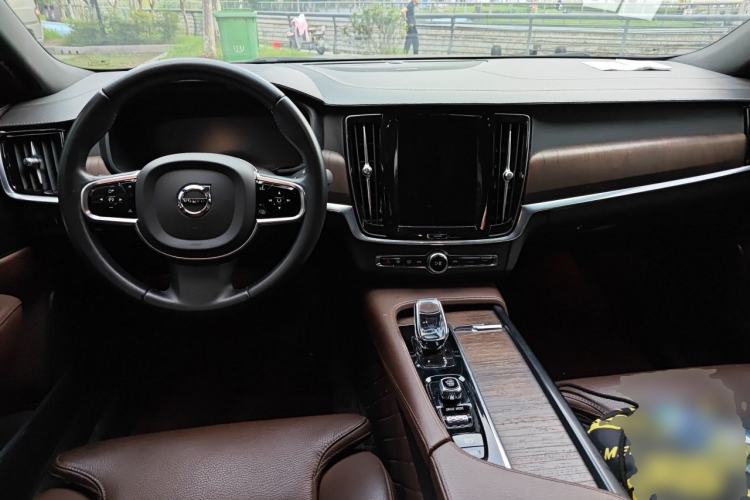 Used Volvo S90 2021 B5 Zhiyuan Luxury Edition Center Console