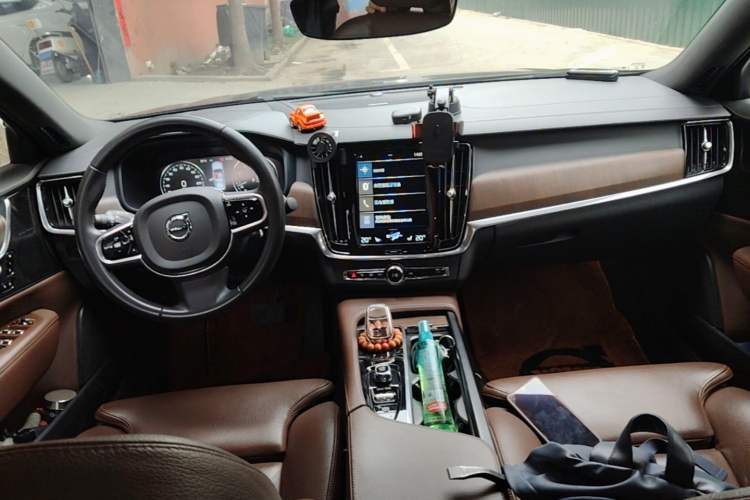 Used Volvo S90 2021 B5 Zhiyuan Luxury Edition Center Console