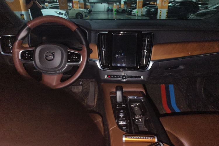Used Volvo S90 2021 B5 Zhiyi Luxury Edition Center Console
