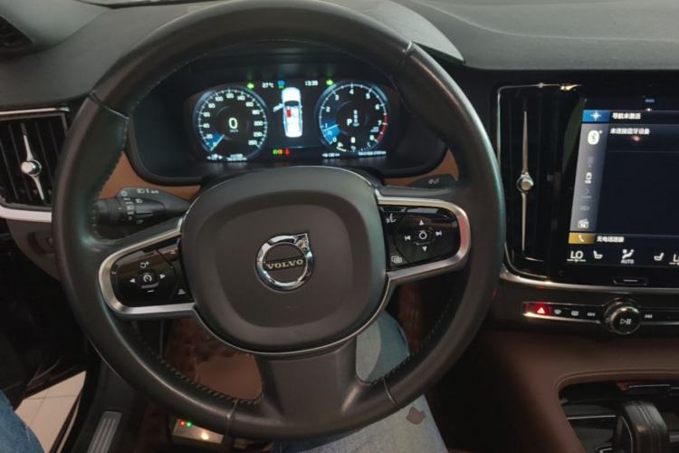 Used Volvo S90 2021 B5 Zhiyi Luxury Edition Center Console