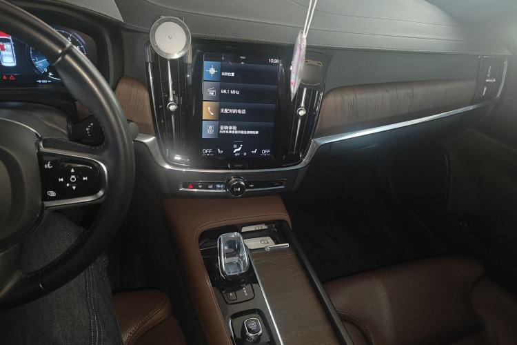 Used Volvo S90 2021 B5 Zhiyuan Luxury Edition Center Console