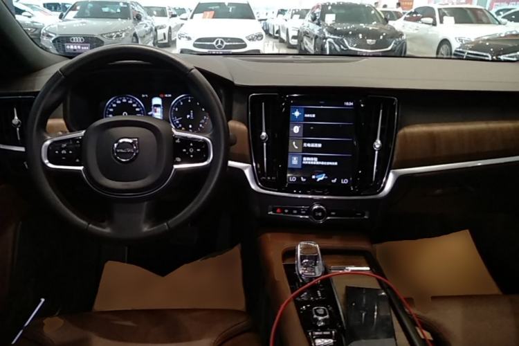 Used Volvo S90 2021 B5 Zhiyuan Luxury Edition Center Console