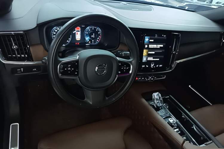 Used Volvo S90 2021 B5 Zhiyuan Luxury Edition Center Console
