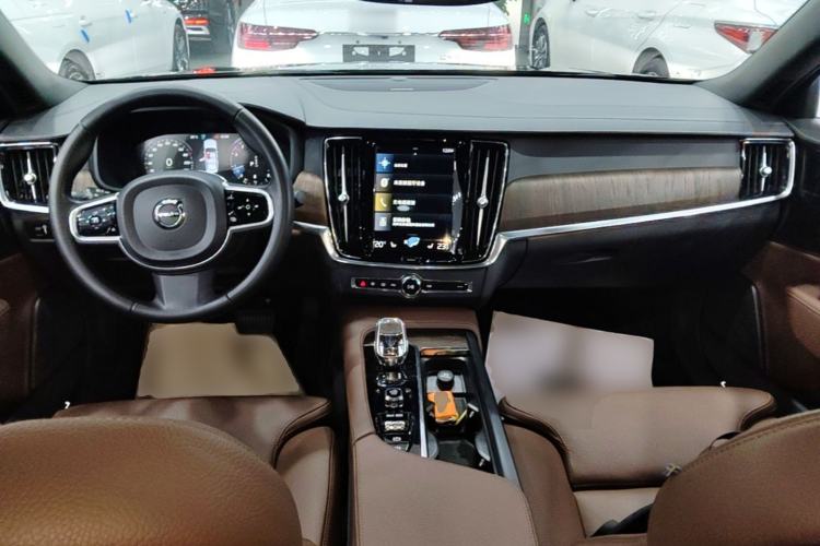Used Volvo S90 2021 B5 Zhiyuan Luxury Edition Center Console