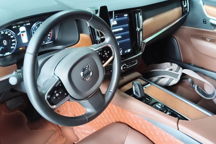 Used Volvo S90 2021 B5 Zhiyi Luxury Edition Center Console