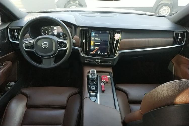Used Volvo S90 2021 B5 Zhiyuan Luxury Edition Center Console