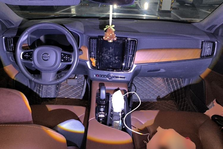 Used Volvo S90 2021 B5 Zhiyi Luxury Edition Center Console