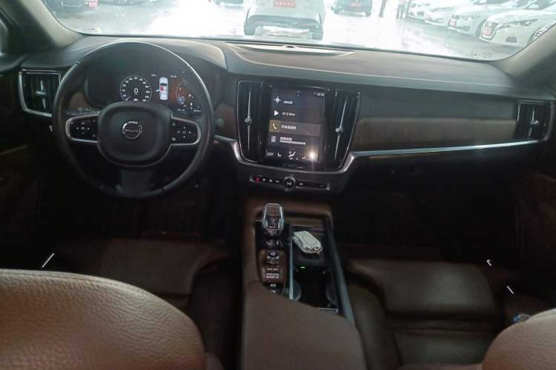 Used Volvo S90 2021 B5 Zhiyuan Luxury Edition Center Console