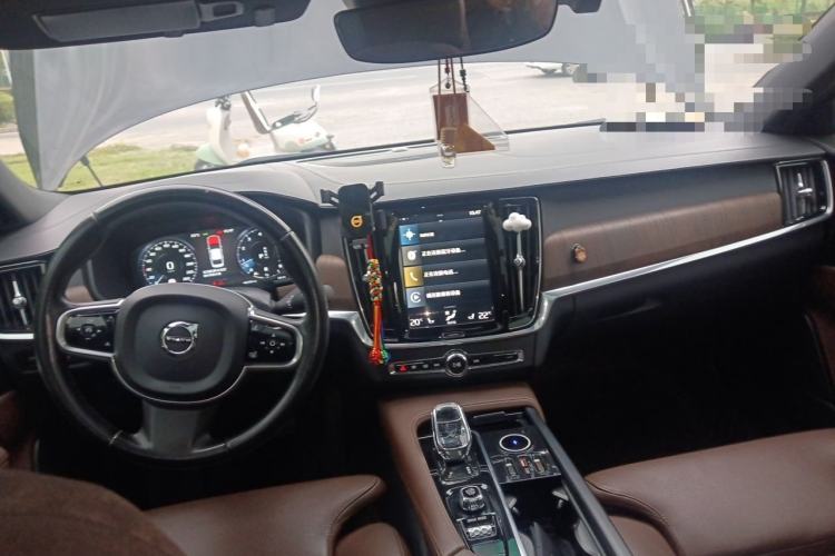 Used Volvo S90 2021 B5 Zhiyuan Luxury Edition Center Console