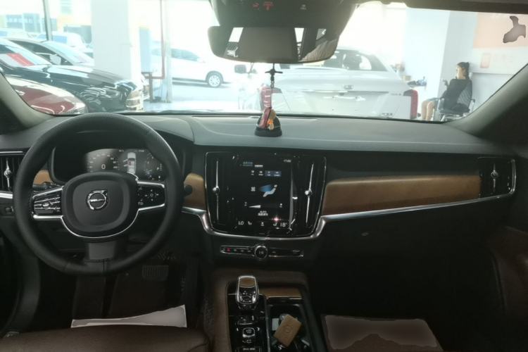 Used Volvo S90 2021 B5 Zhiyi Luxury Edition Center Console
