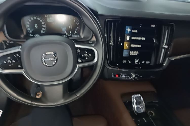 Used Volvo S90 2021 B5 Zhiyuan Luxury Edition Center Console