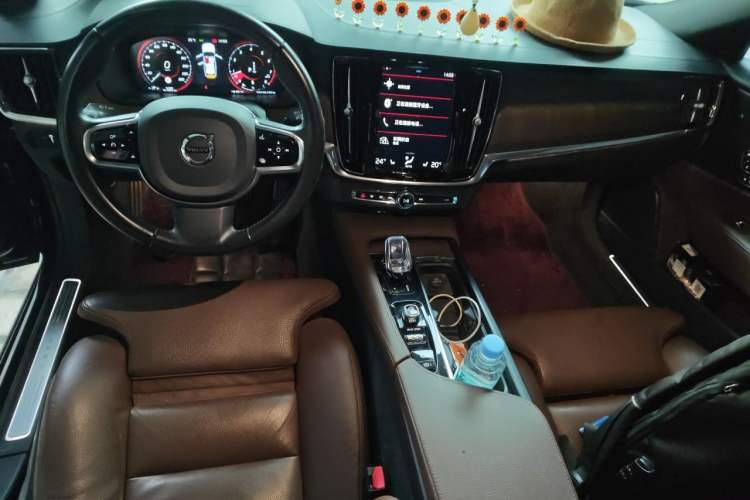 Used Volvo S90 2021 B5 Zhiyuan Luxury Edition Center Console
