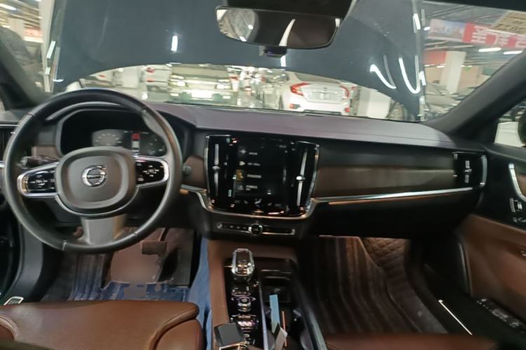 Used Volvo S90 2021 B5 Zhiyuan Luxury Edition Center Console