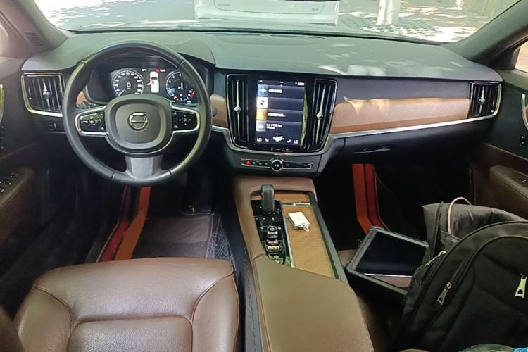 Used Volvo S90 2021 B5 Zhiyi Luxury Edition Center Console