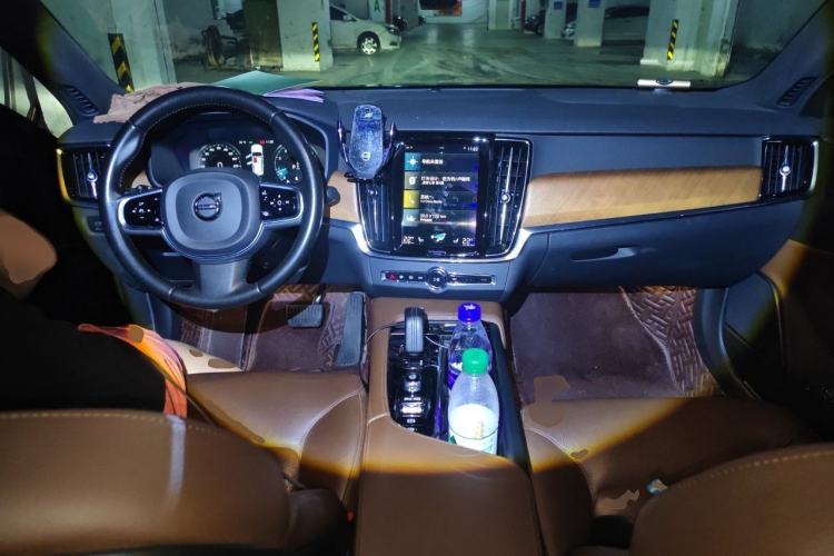Used Volvo S90 2021 B5 Zhiyi Luxury Edition Center Console