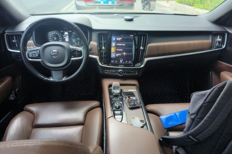Used Volvo S90 2021 B5 Zhiyuan Luxury Edition Center Console
