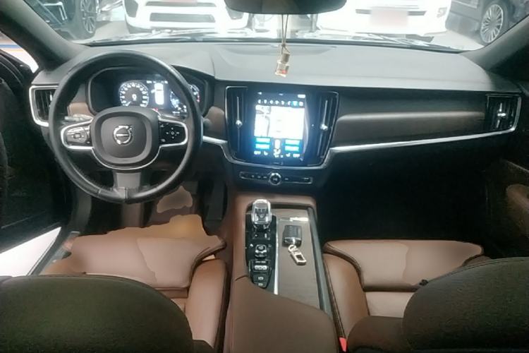 Used Volvo S90 2021 B5 Zhiyuan Luxury Edition Center Console