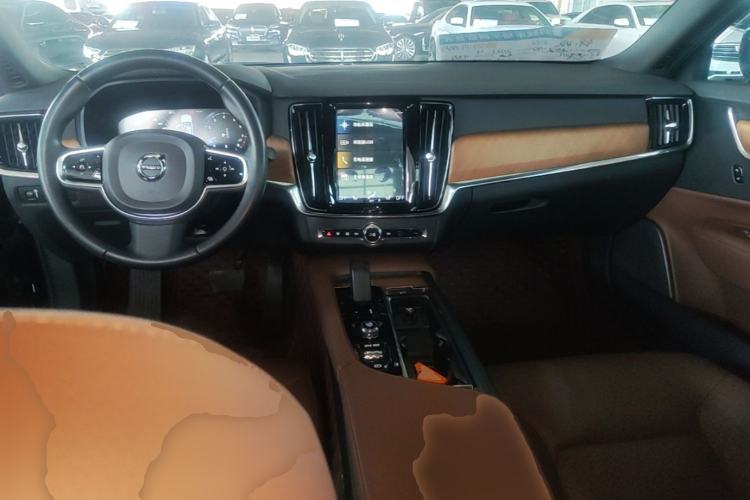 Used Volvo S90 2021 B5 Zhiyi Luxury Edition Center Console
