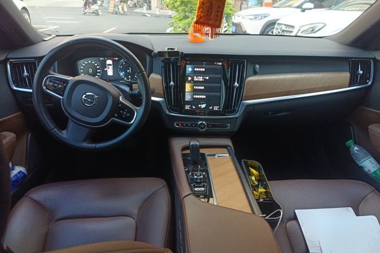 Used Volvo S90 2021 B5 Zhiyi Luxury Edition Center Console