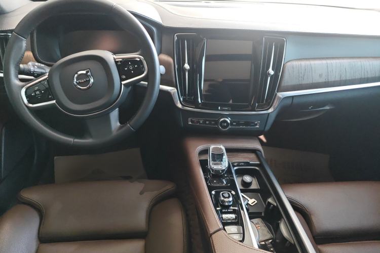 Used Volvo S90 2021 B5 Zhiyuan Luxury Edition Center Console