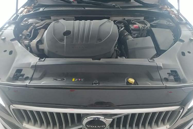 Used Volvo S90 2021 B5 Zhiyi Luxury Edition Engine Bay