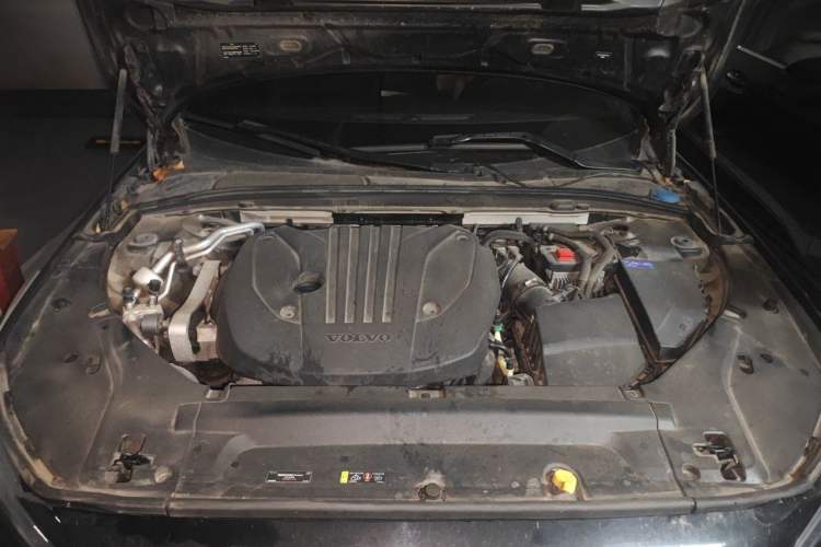 Used Volvo S90 2021 B5 Zhiyi Luxury Edition Engine Bay