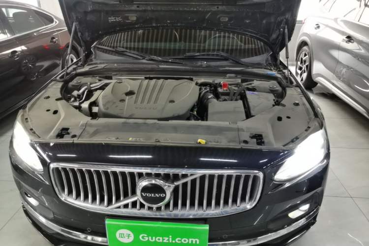 Used Volvo S90 2021 B5 Zhiyi Luxury Edition Engine Bay