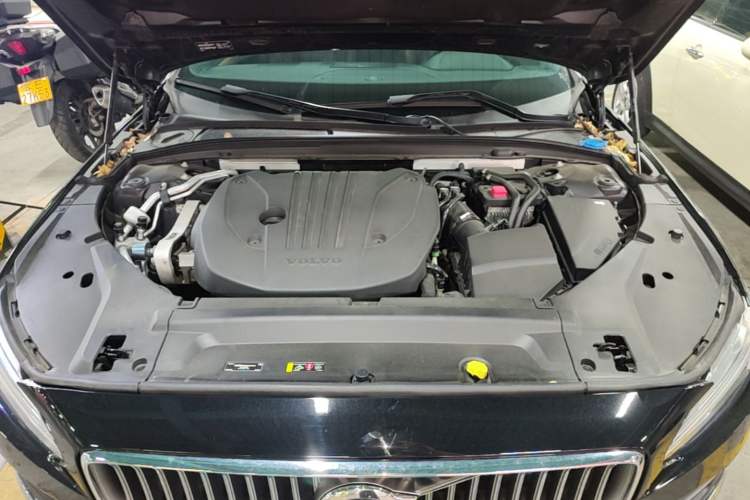 Used Volvo S90 2021 B5 Zhiyi Luxury Edition Engine Bay
