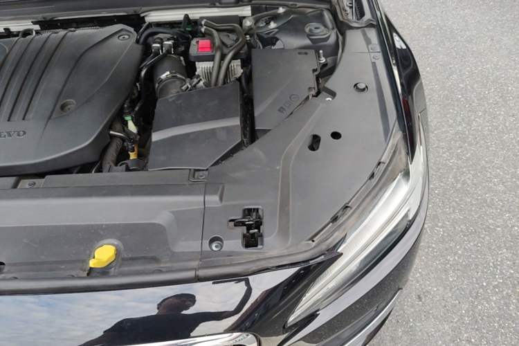 Used Volvo S90 2021 B5 Zhiyi Luxury Edition Engine Bay Left