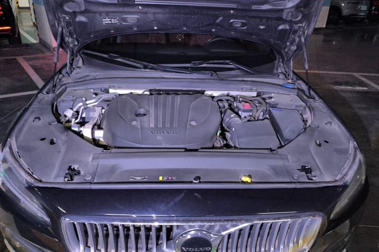 Used Volvo S90 2021 B5 Zhiyi Luxury Edition Engine Bay