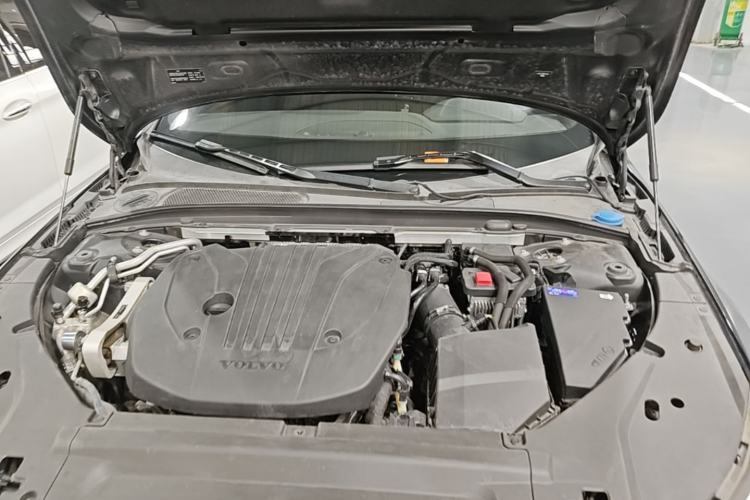 Used Volvo S90 2021 B5 Zhiyi Luxury Edition Engine Bay