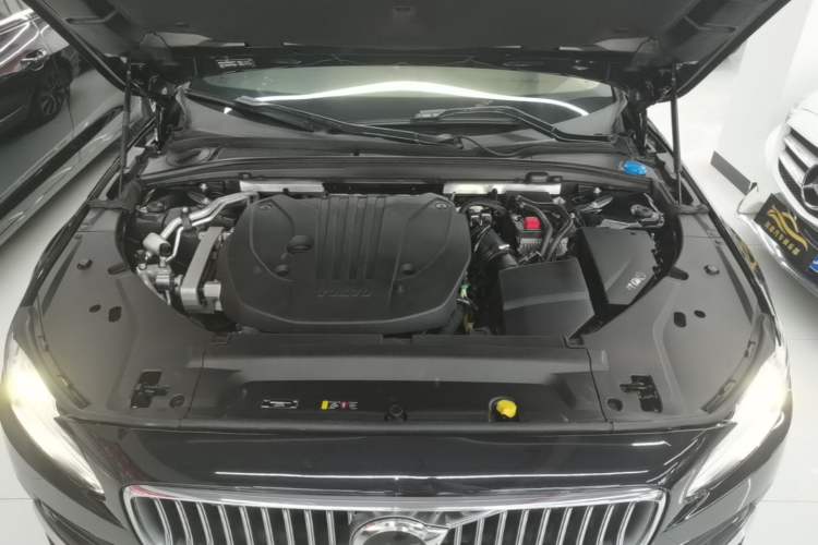 Used Volvo S90 2021 B5 Zhiyi Luxury Edition Engine Bay