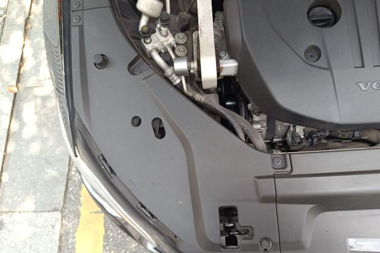 Used Volvo S90 2021 B5 Luxury Smart Edition Engine Bay Right