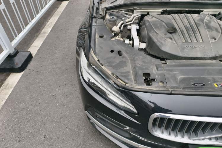 Used Volvo S90 2021 B5 Zhiyi Luxury Edition Engine Bay Right