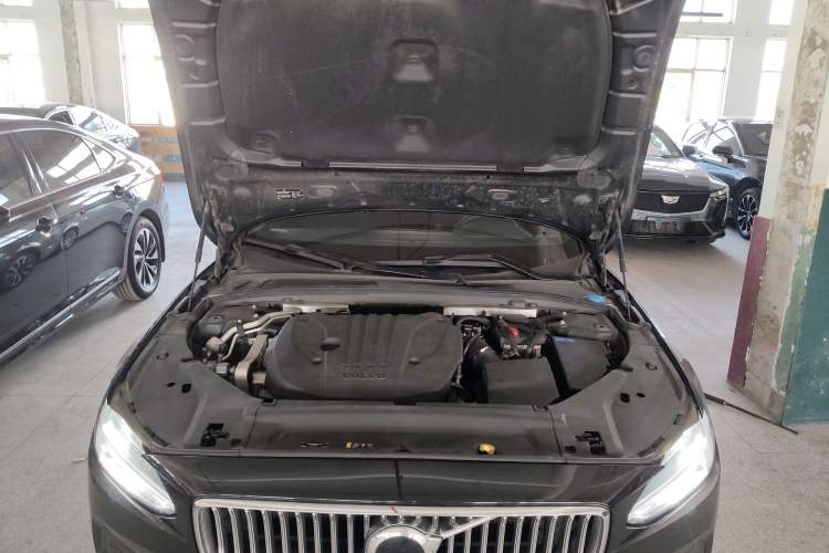 Used Volvo S90 2021 B5 Zhiyi Luxury Edition Engine Bay