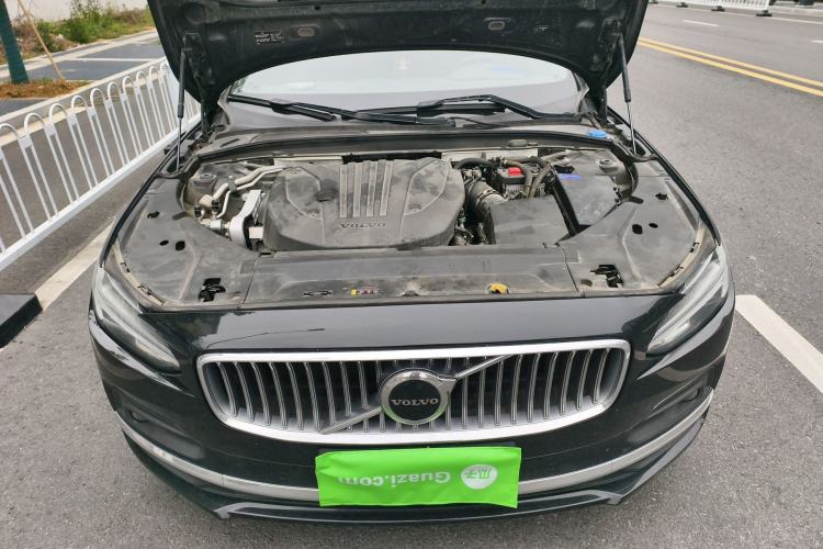 Used Volvo S90 2021 B5 Zhiyi Luxury Edition Engine Bay
