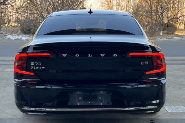 Used Volvo S90 2021 B5 Zhiyuan Luxury Edition Exterior 2