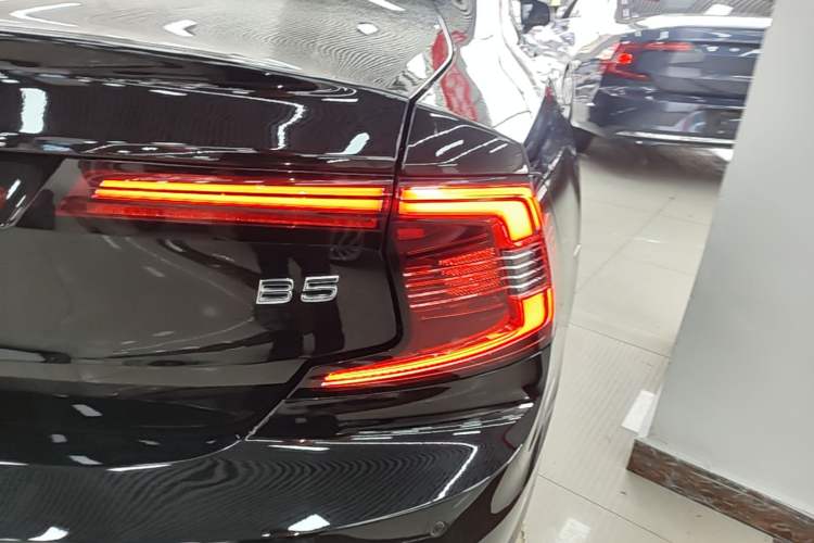 Used Volvo S90 2021 B5 Zhiyi Luxury Edition Exterior 3