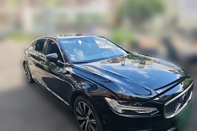 Used Volvo S90 2021 B5 Zhiyi Luxury Edition Front Right 45 Deg