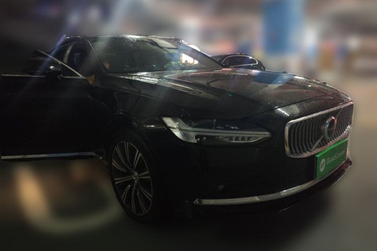 Used Volvo S90 2021 B5 Zhiyi Luxury Edition Front Right 45 Deg