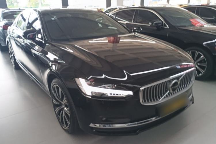 Used Volvo S90 2021 B5 Luxury Smart Edition Front Right 45 Deg