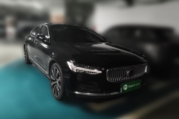 Used Volvo S90 2021 B5 Luxury Smart Edition Front Right 45 Deg