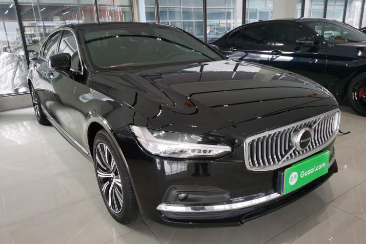 Used Volvo S90 2021 B5 Zhiyi Luxury Edition Front Right 45 Deg