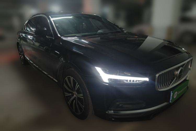 Used Volvo S90 2021 B5 Zhiyuan Luxury Edition Front Right 45 Deg