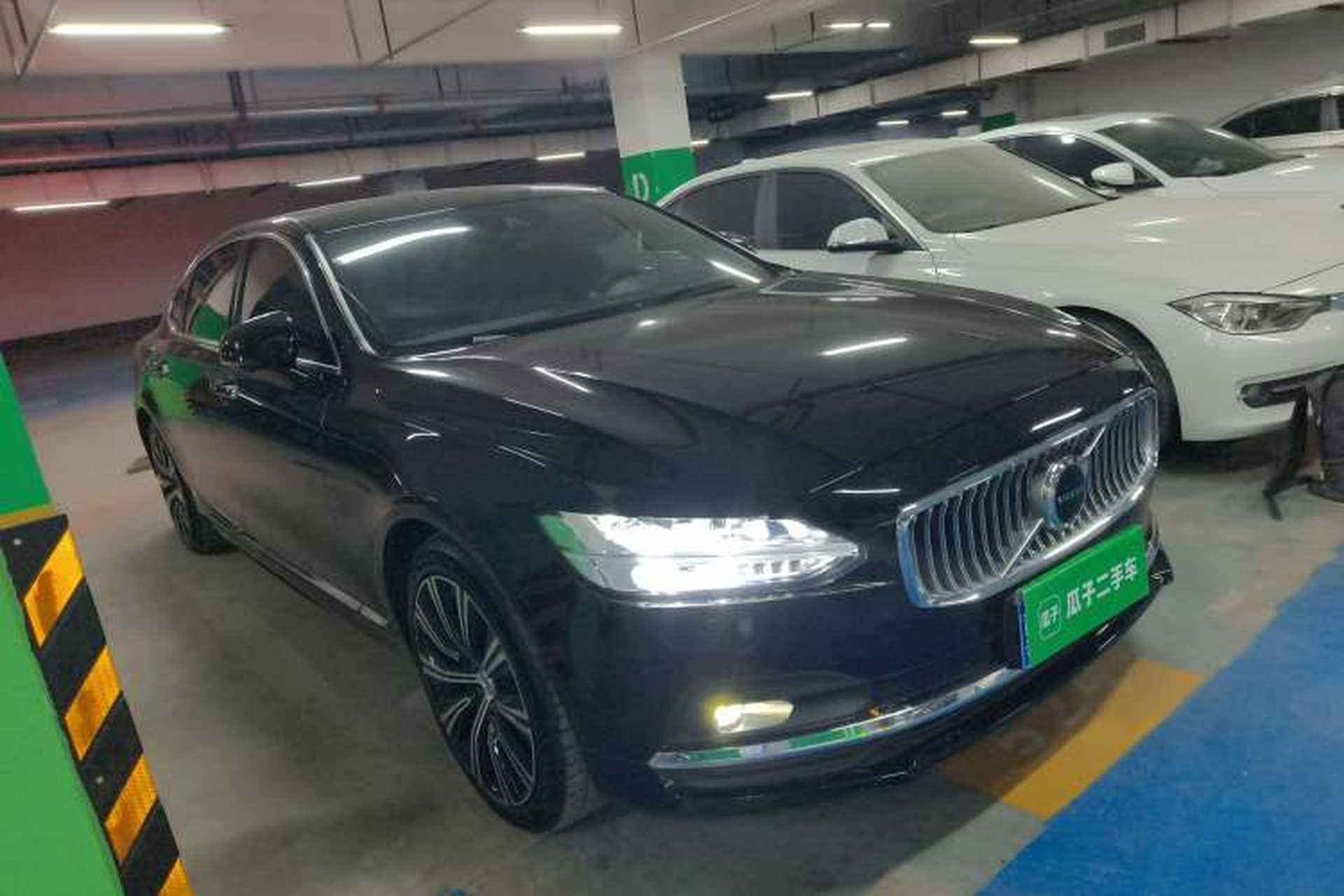 Used Volvo S90 2021 B5 Luxury Smart Edition Front Right 45 Deg
