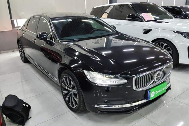 Used Volvo S90 2021 B5 Zhiyi Luxury Edition Front Right 45 Deg
