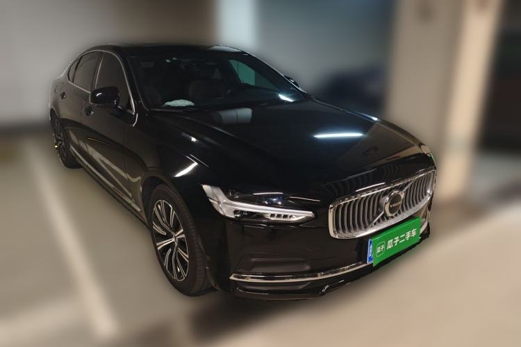 Used Volvo S90 2021 B5 Zhiyi Luxury Edition Front Right 45 Deg